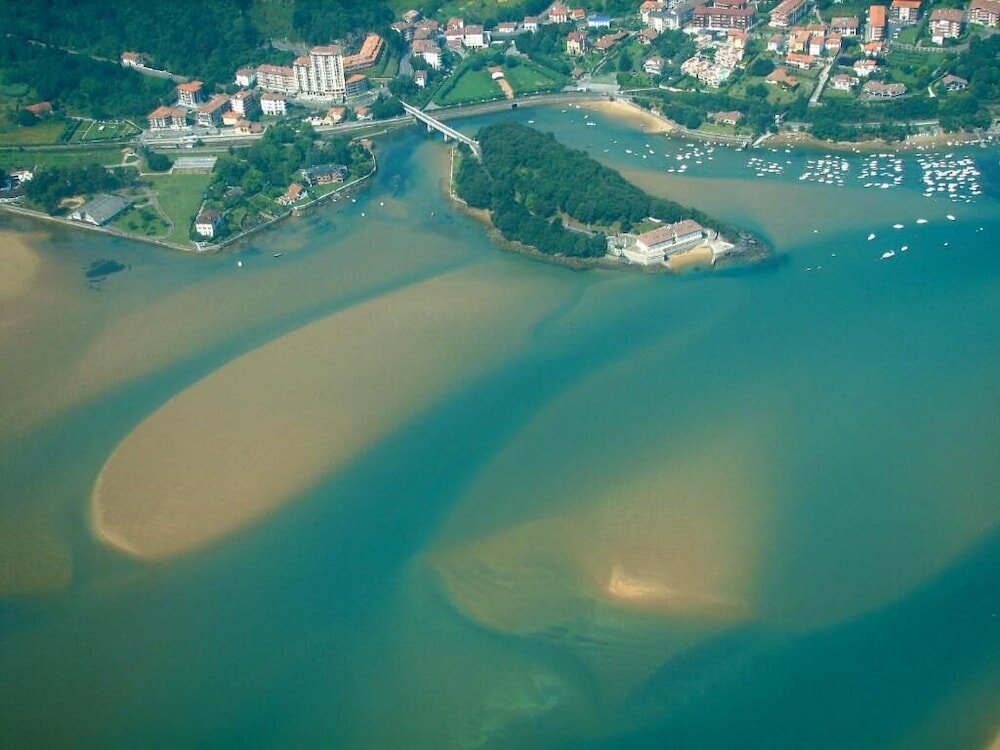 Фото Villa de Ermua Hotel