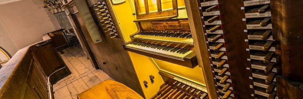 Фото Don Abbondio