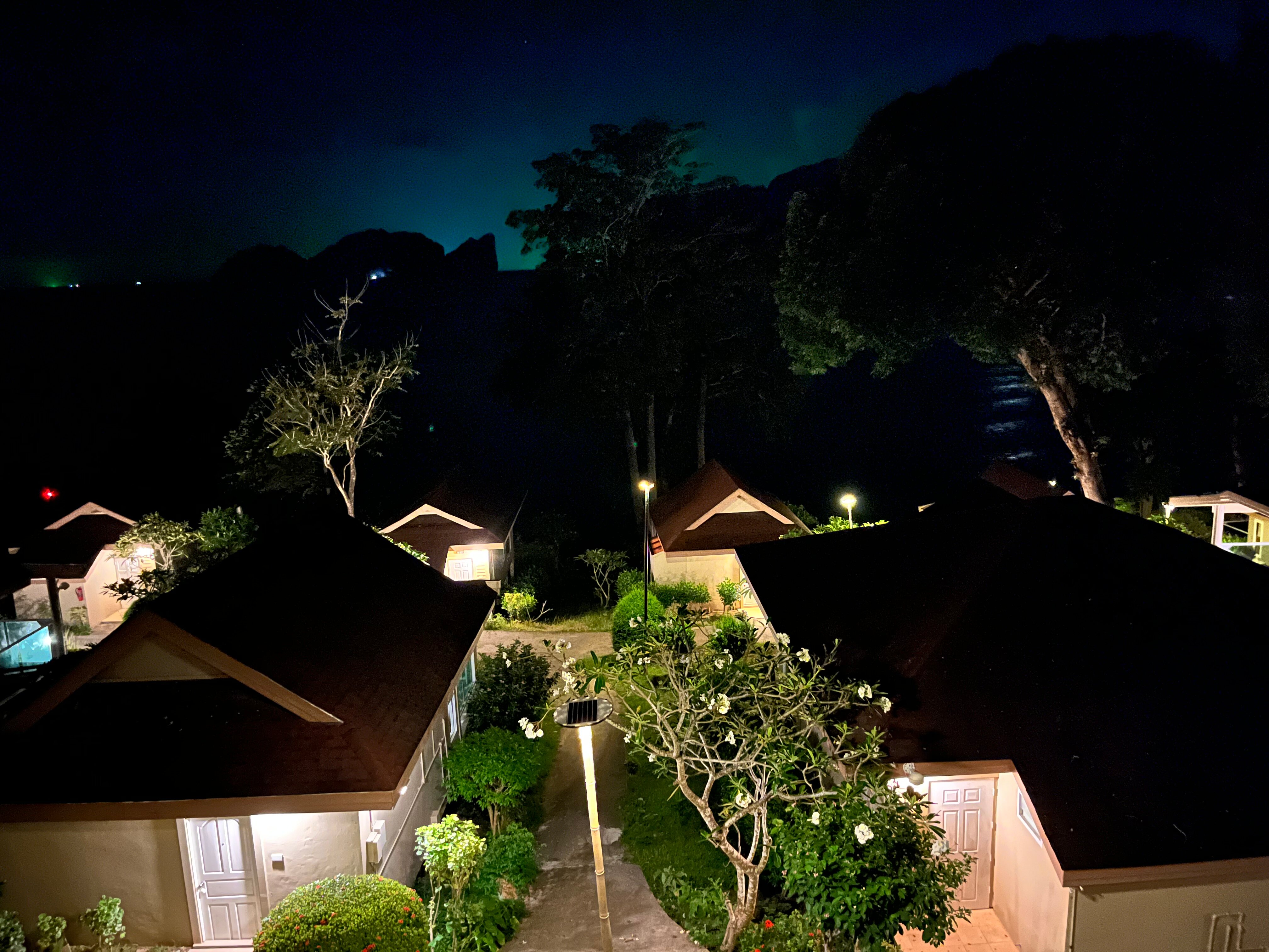 Фото Phi Phi Bayview & Premier Resort