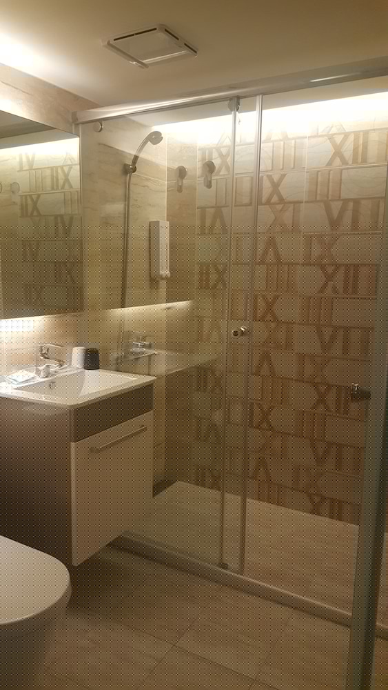 Фото Honey Prince Hotel