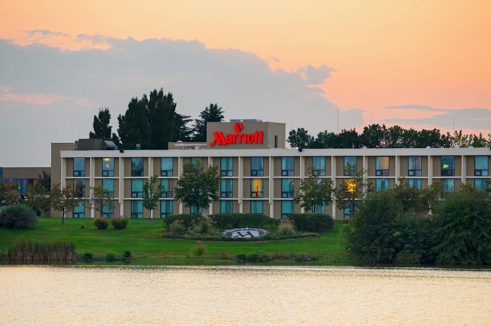 Фото Washington Dulles Airport Marriott