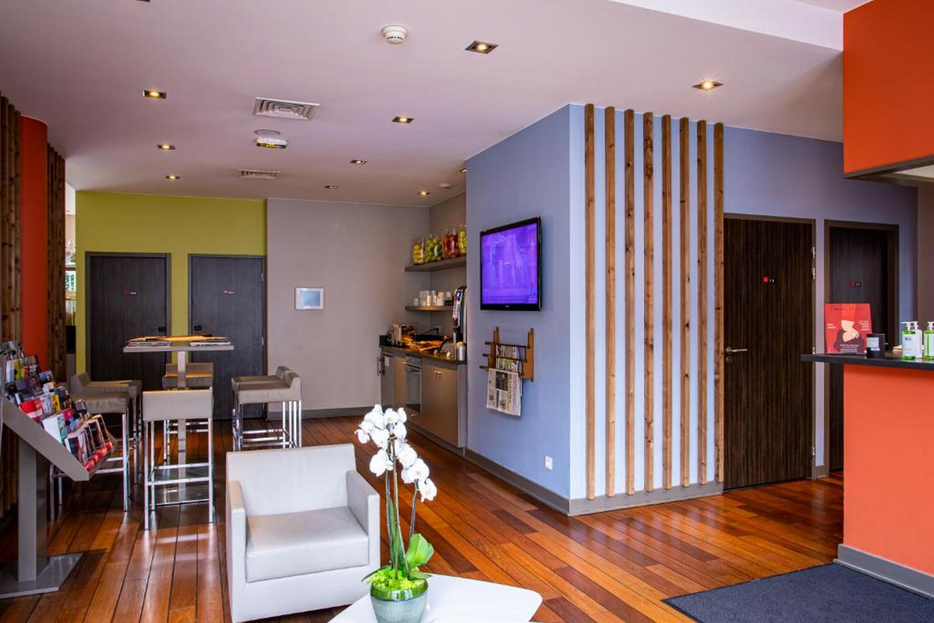 Фото Adonis Lyon Dock Ouest