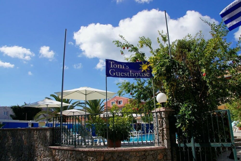 Фото Toni's Guesthouse