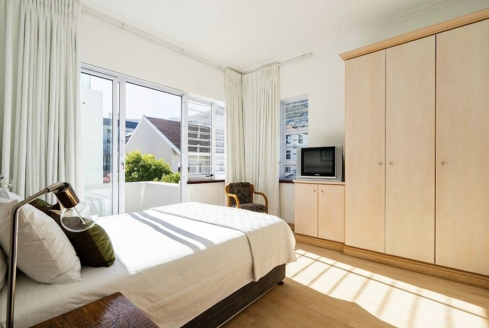 Фото Bantry Beach Luxury Suites