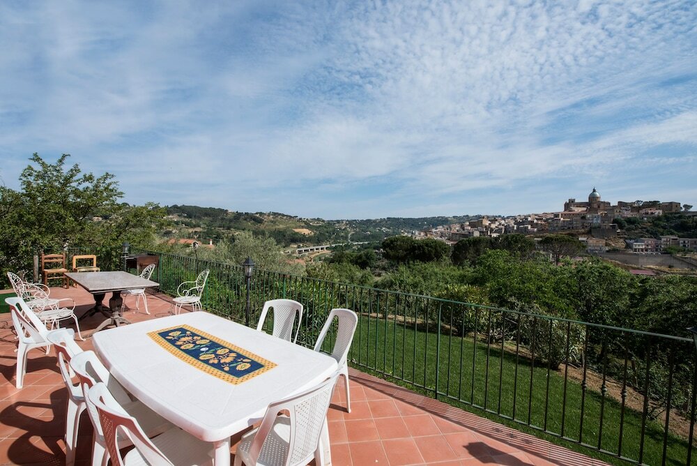 Фото La Casa Rossa Country House