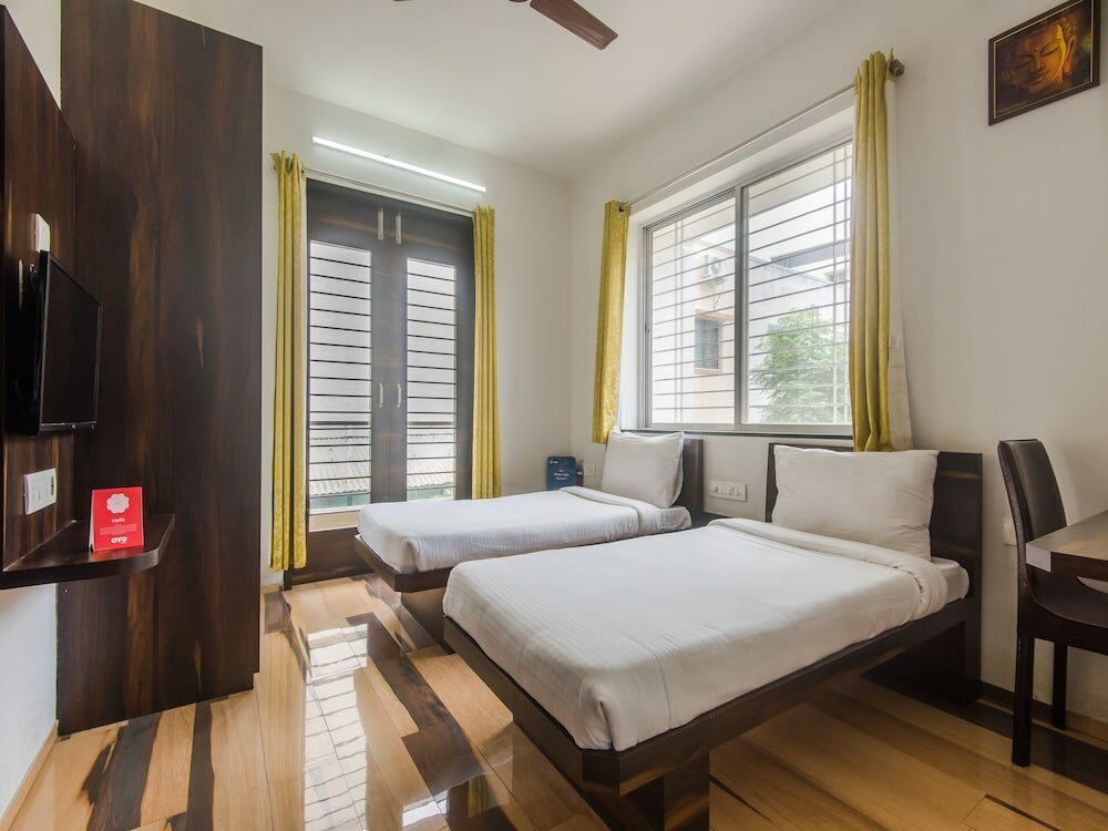 Фото Oyo 9738 Hotel House Khas Suites