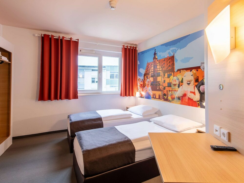 Фото B&b Hotel Schweinfurt-City