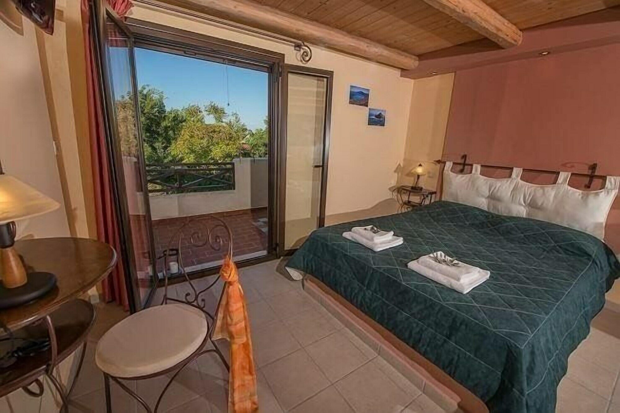 Фото Argo Maisonettes & Suites