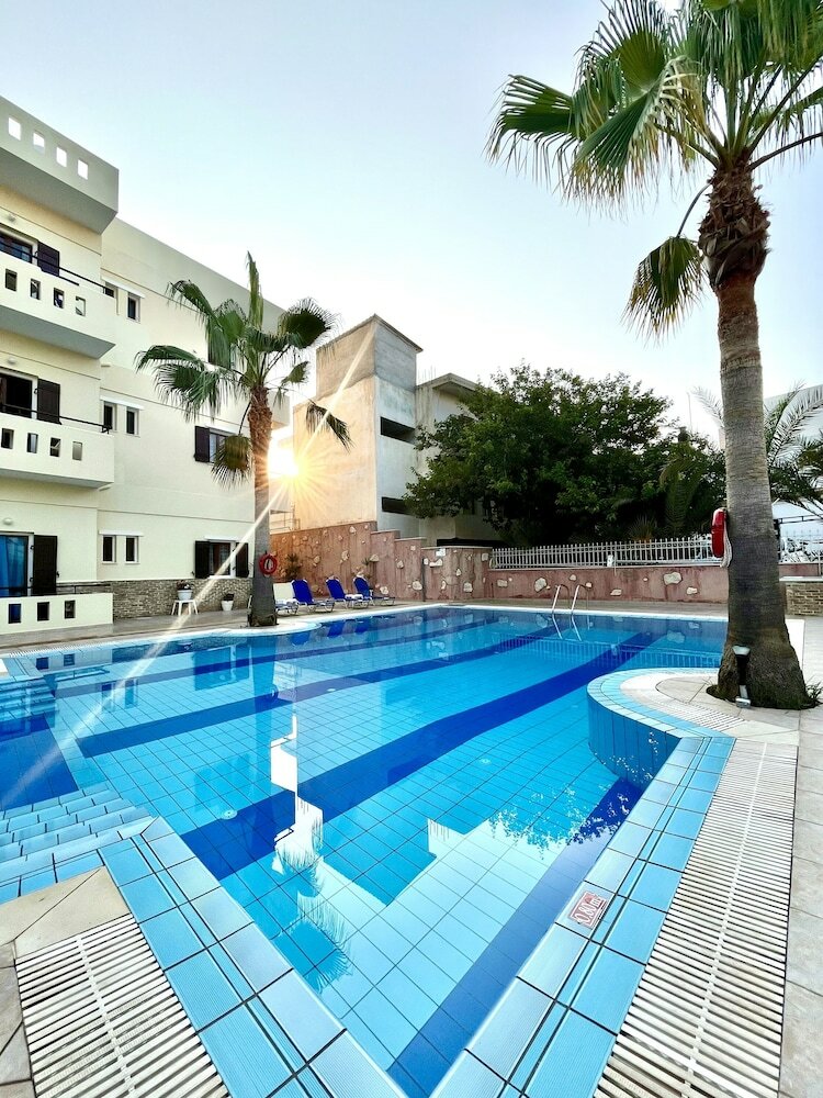 Фото Semiramis Apartments by Estia