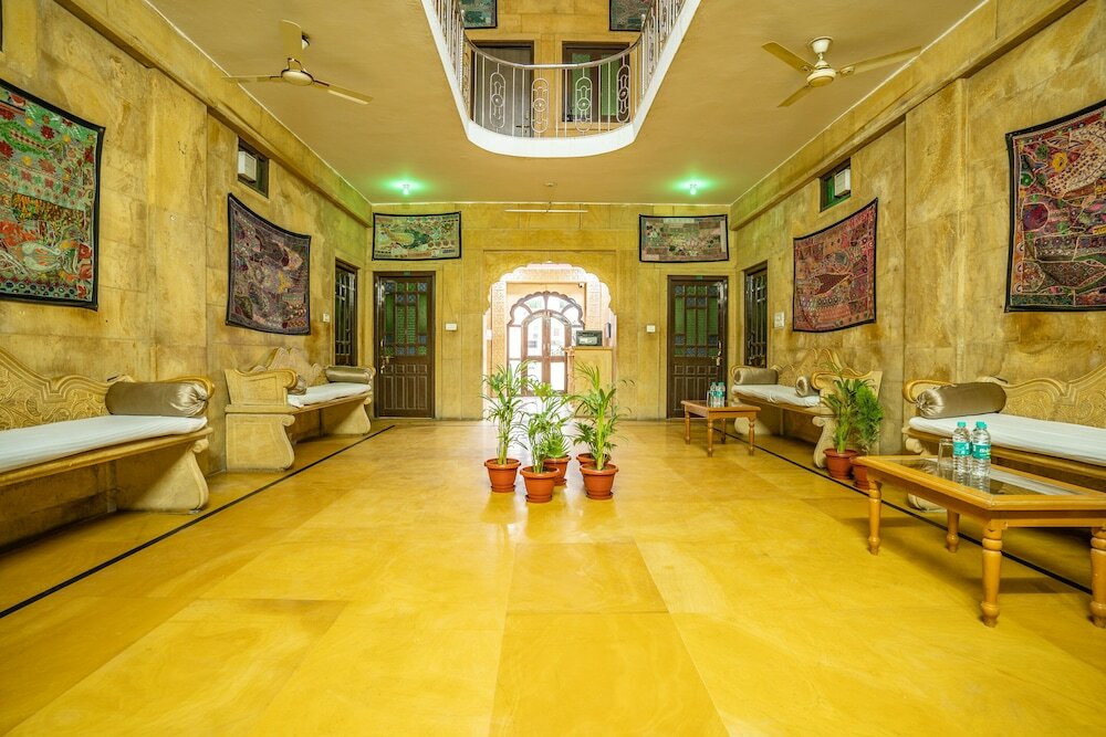 Фото Hotel Marina Mahal
