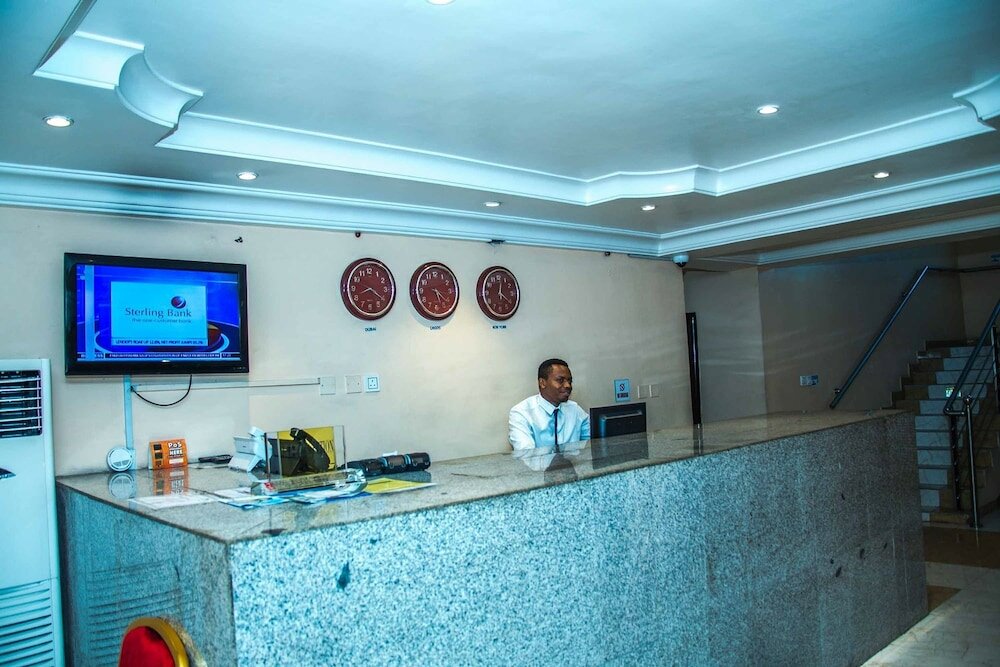 Фото Royal Crest Hotel & Suites