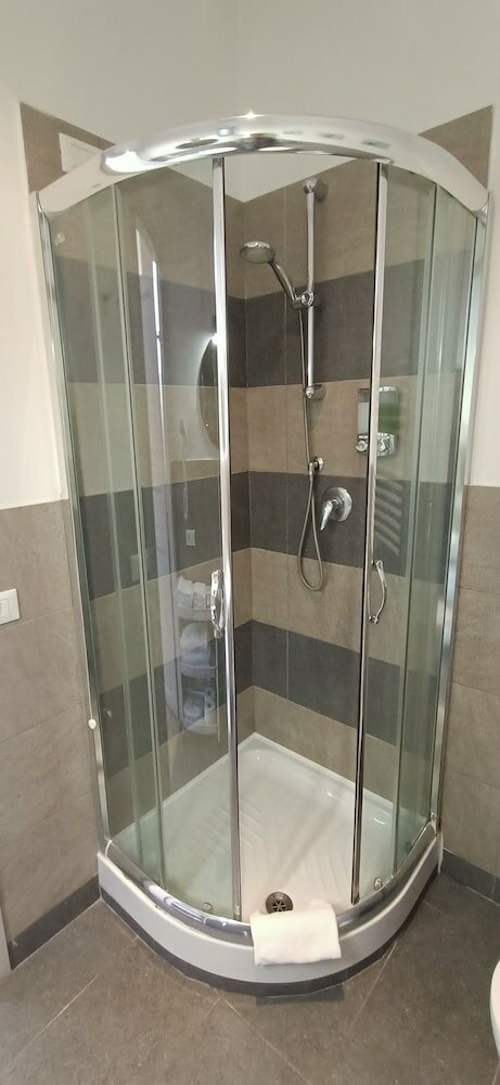 Фото Biancoreroma B&b