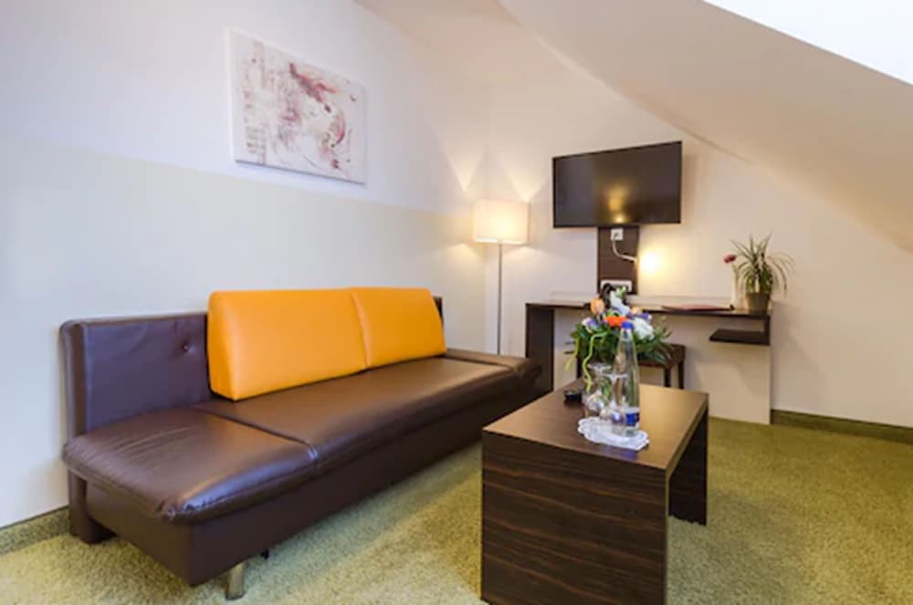 Фото Hotel Arooma