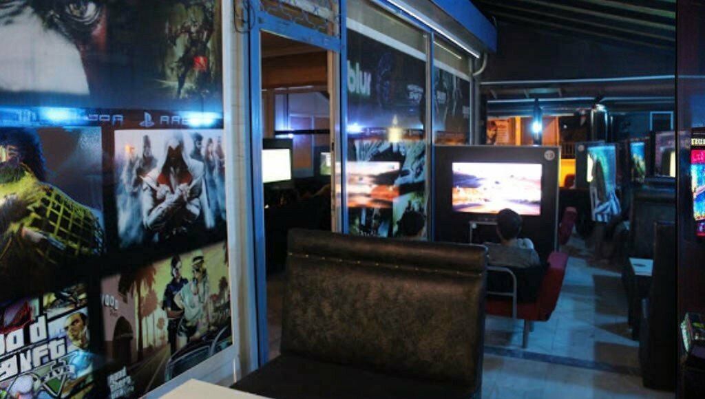 Internet cafe Arenaaps Cafe, Edremit, photo