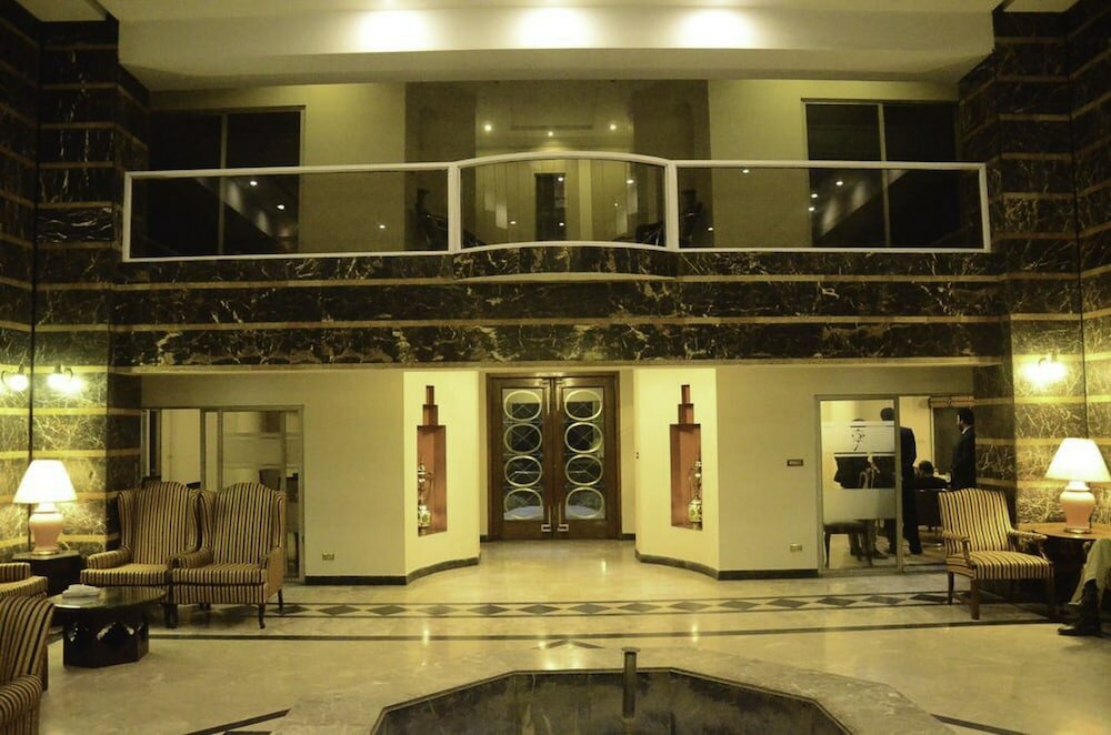 Фото Carlton Tower Hotel Lahore