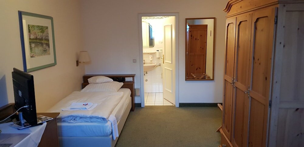 Фото Akzent Hotel Gut Hoeing