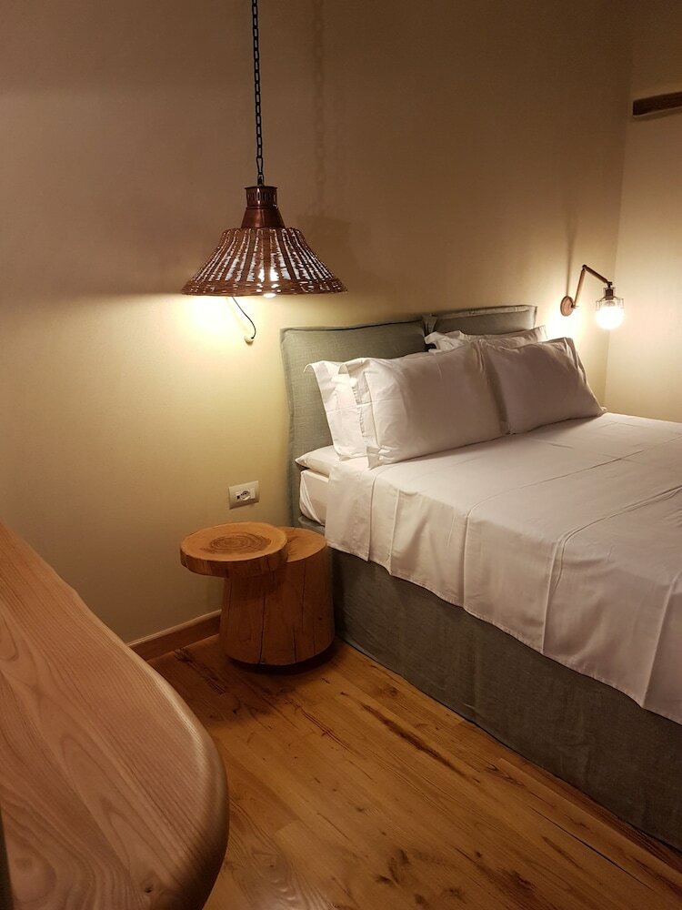 Фото To Stefani tis Makrinas