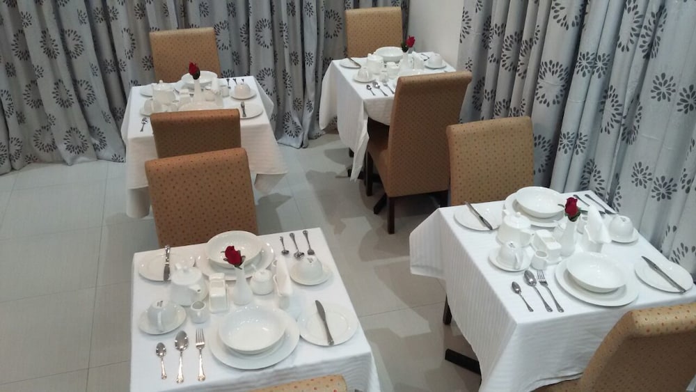 Фото First Avenue Guest House