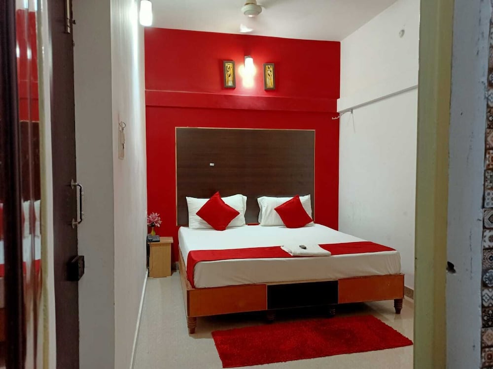 Фото Отель Yash Residency Assi Ghat