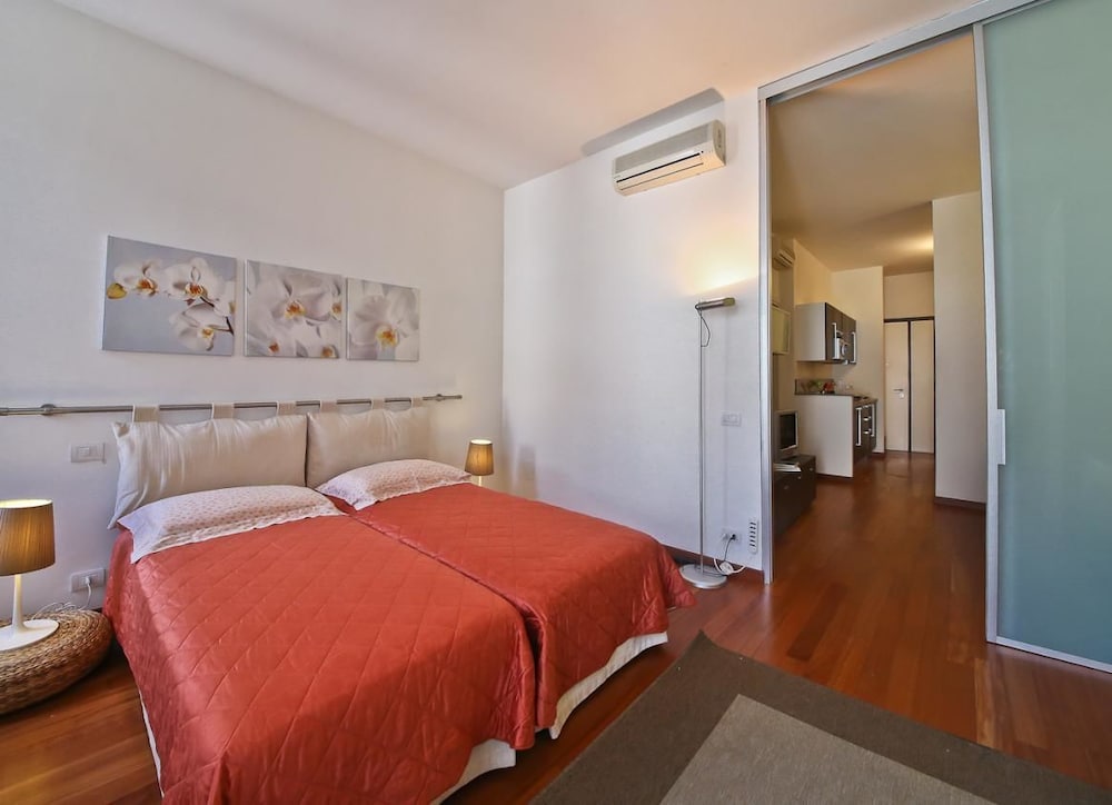 Фото Santa Croce VIA Verdi