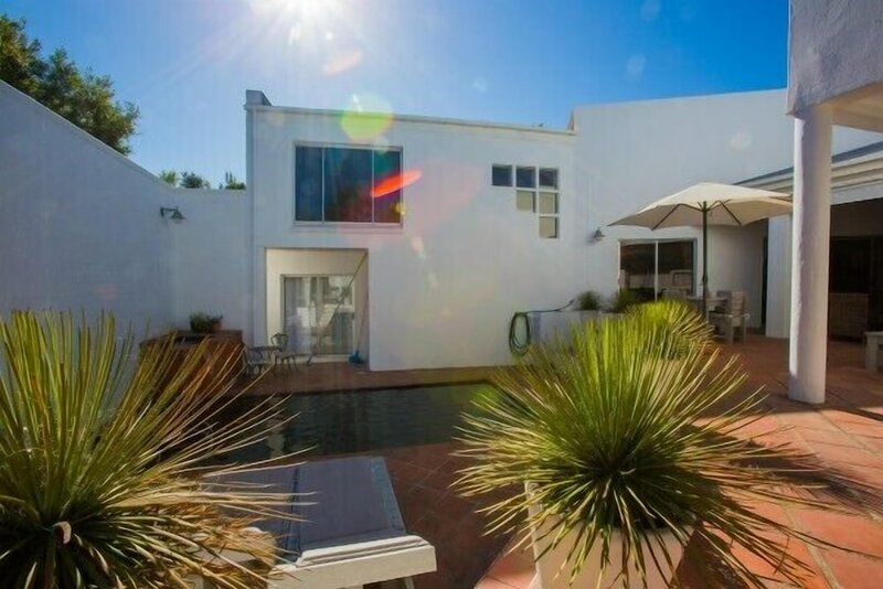Гостиница Coronata20 Bed & Breakfast в Стелленбосе