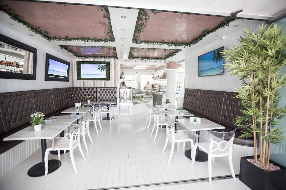 Фото Hof van Holland Carihuela