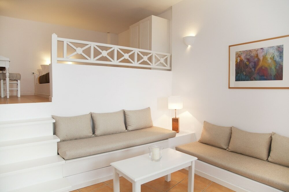 Фото WhiteDeck Hotel