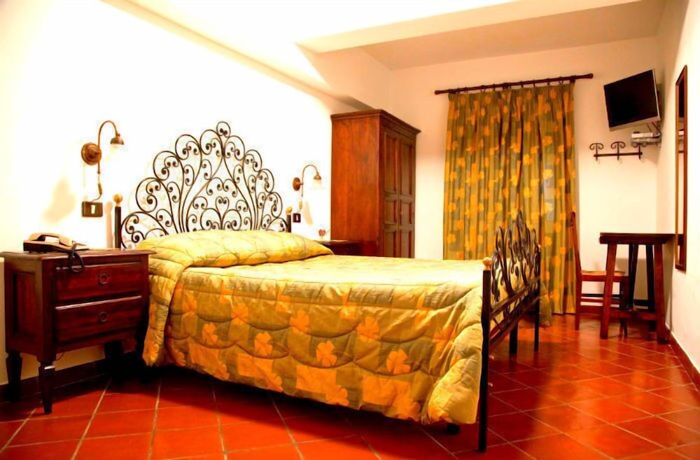 Фото Hotel Bucaneve