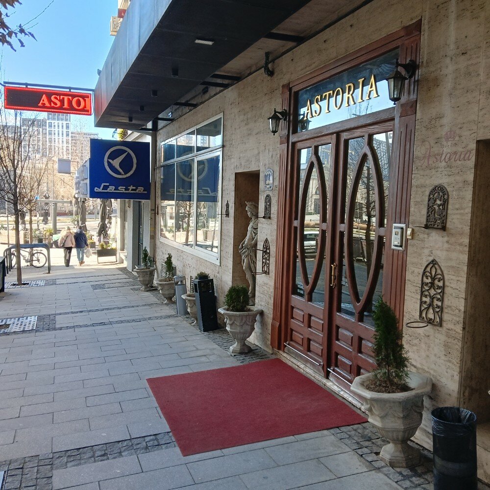 Фото Queen's Astoria Design Hotel