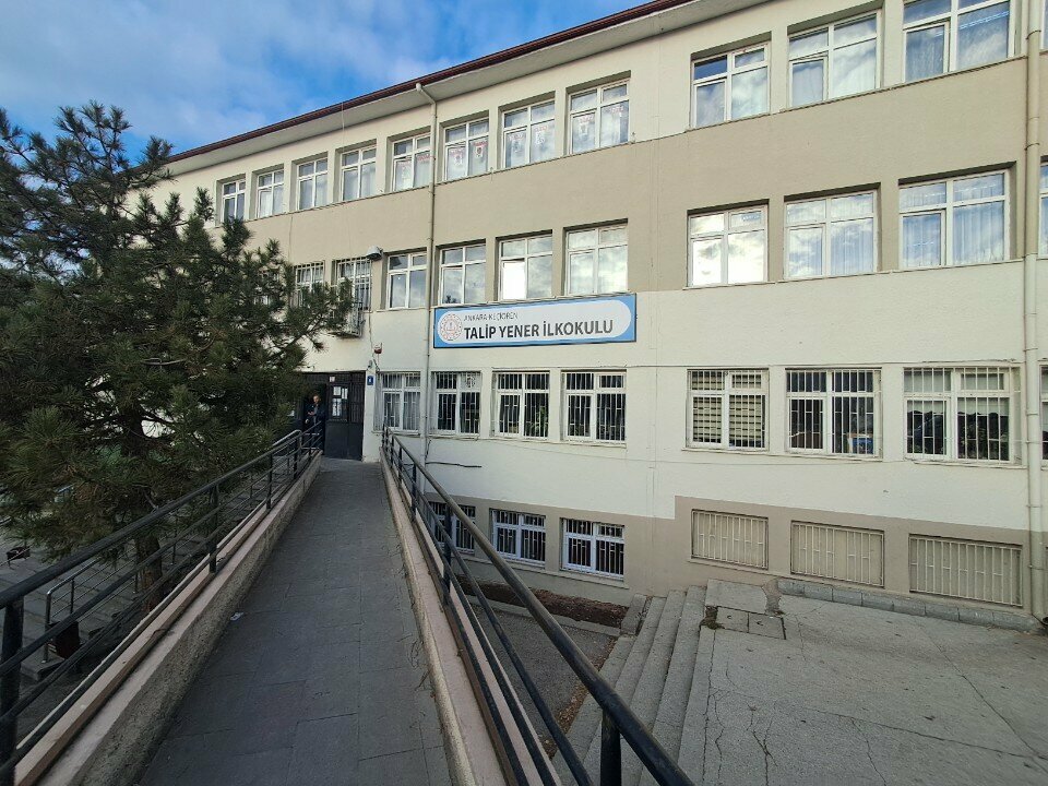 Escuela primaria Talip Yener Primary School, , foto