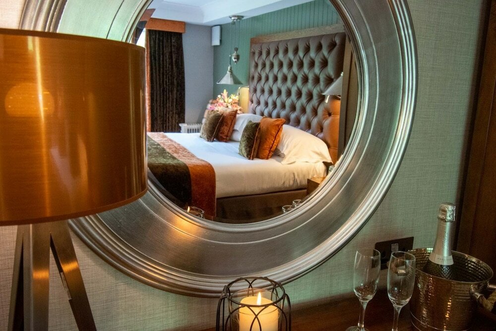 Фото Craigmhor Lodge & Courtyard