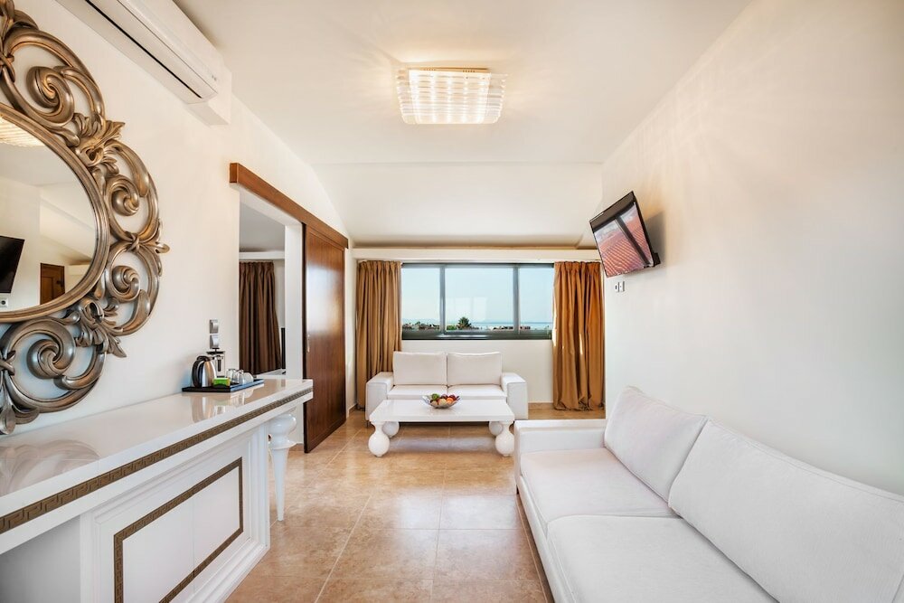 Фото Philoxenia SPA Hotel