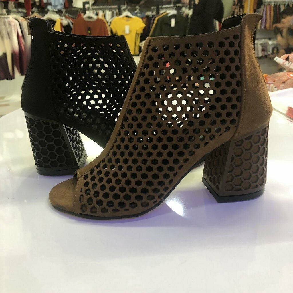 Clothing store Phenomenon Outlet, Talas, photo