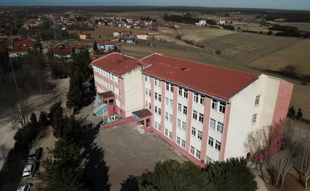 School Kapullu Ertugrulgazi Secondary School, Karabuk, photo