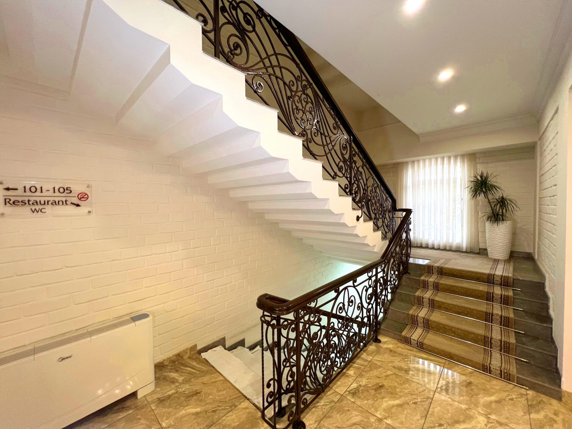 Фото Praga Hotel