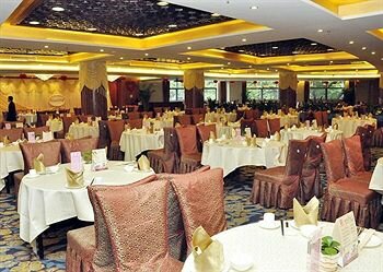 Фото Yuexiu Hotel Guangzhou, Curio Collection by Hilton