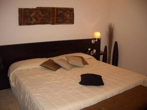 Фото Ucciardhome Hotel