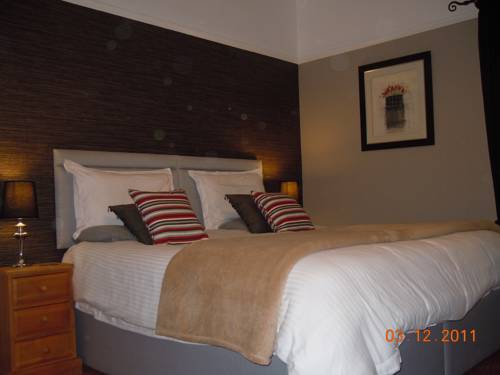 Фото Worth House