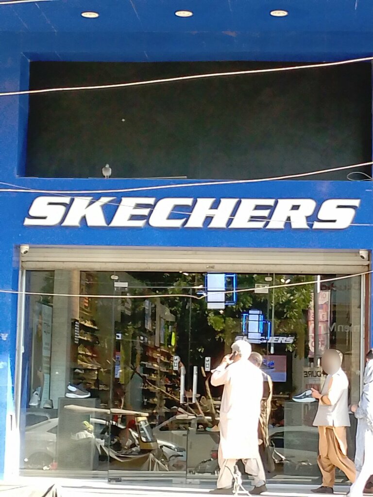 Shoe store Skechers, Karachi, photo