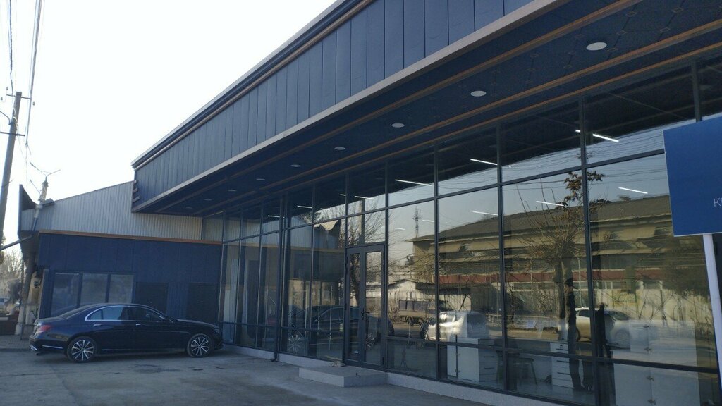 Hardware store Artisan, Osh, photo