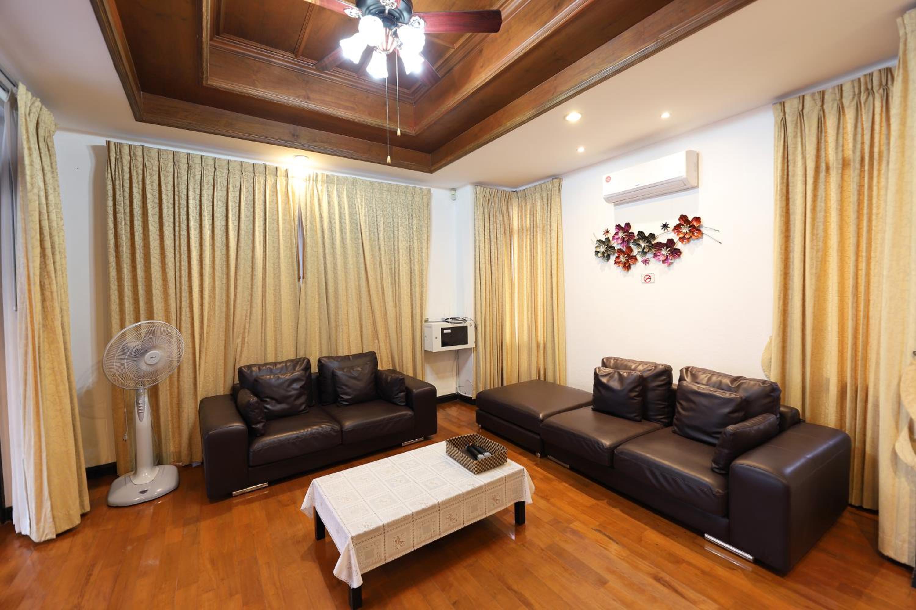 Фото Punnapha Pool Villa Pattaya