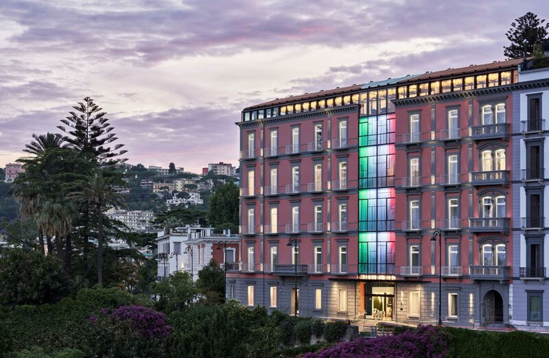 Гостиница The Britannique Hotel Naples, Curio Collection by Hilton в Неаполе