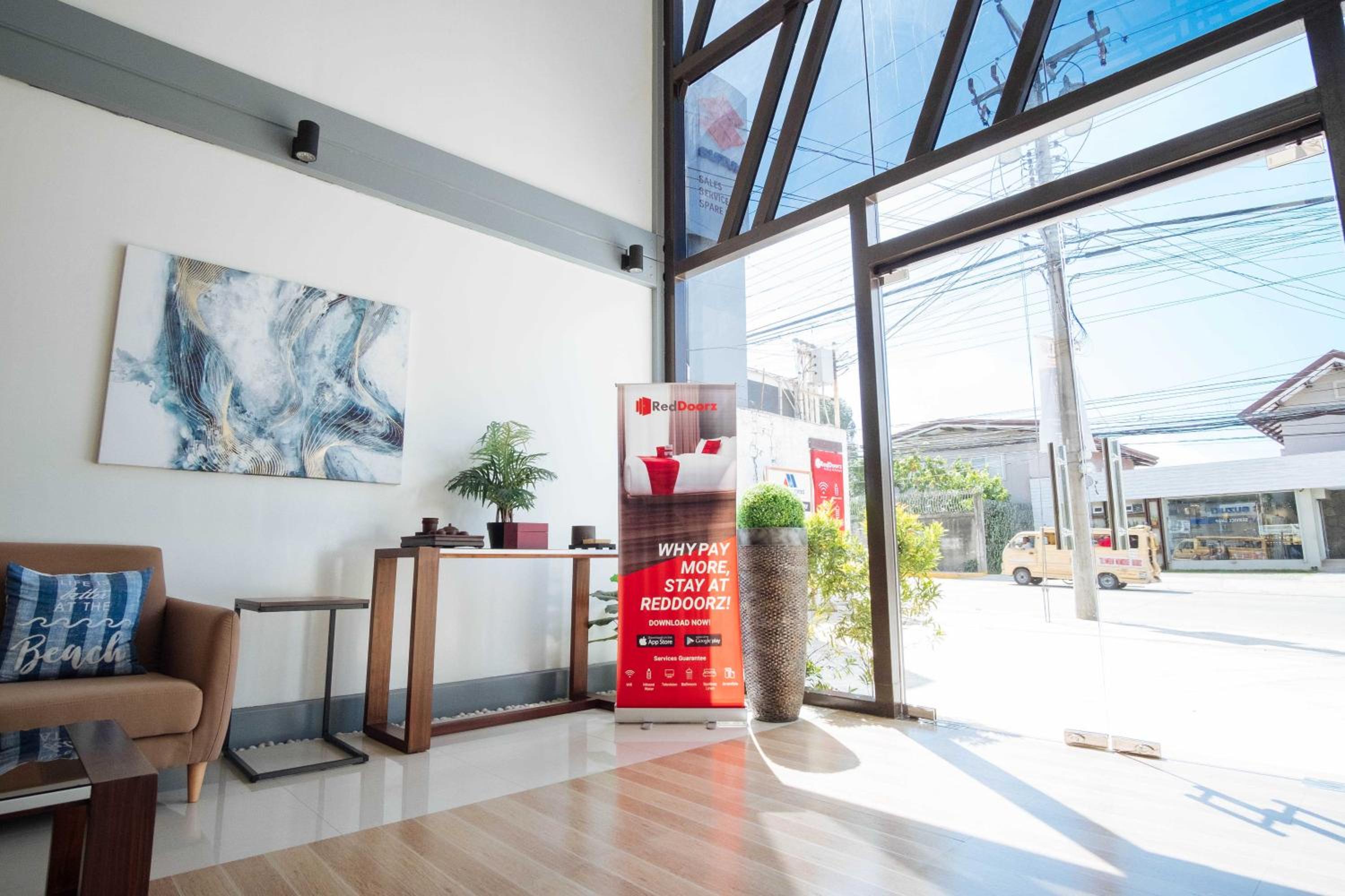 Фото RedDoorz Plus @ AS Fortuna Cebu