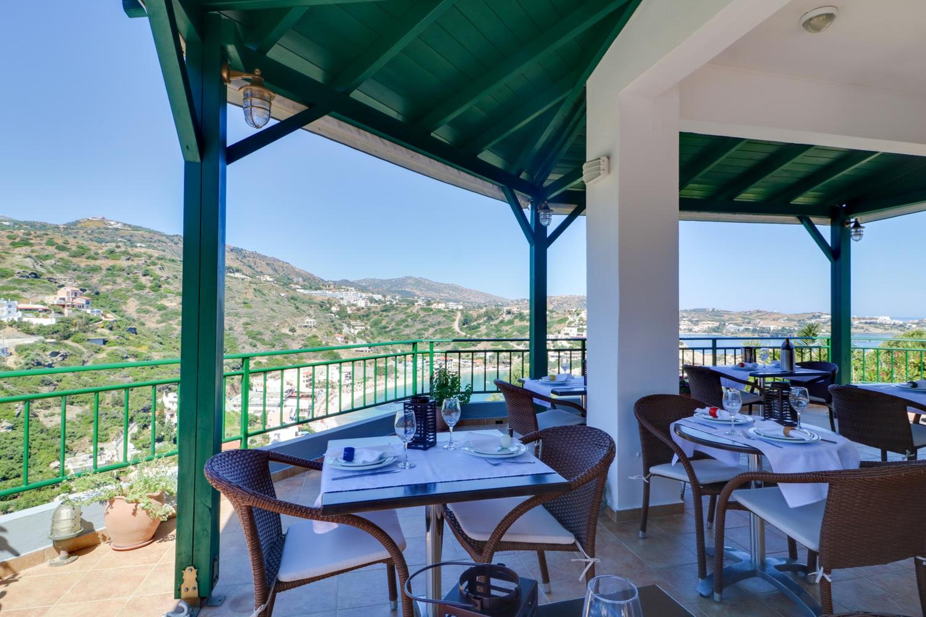 Фото Erivolos Hotel Apartments