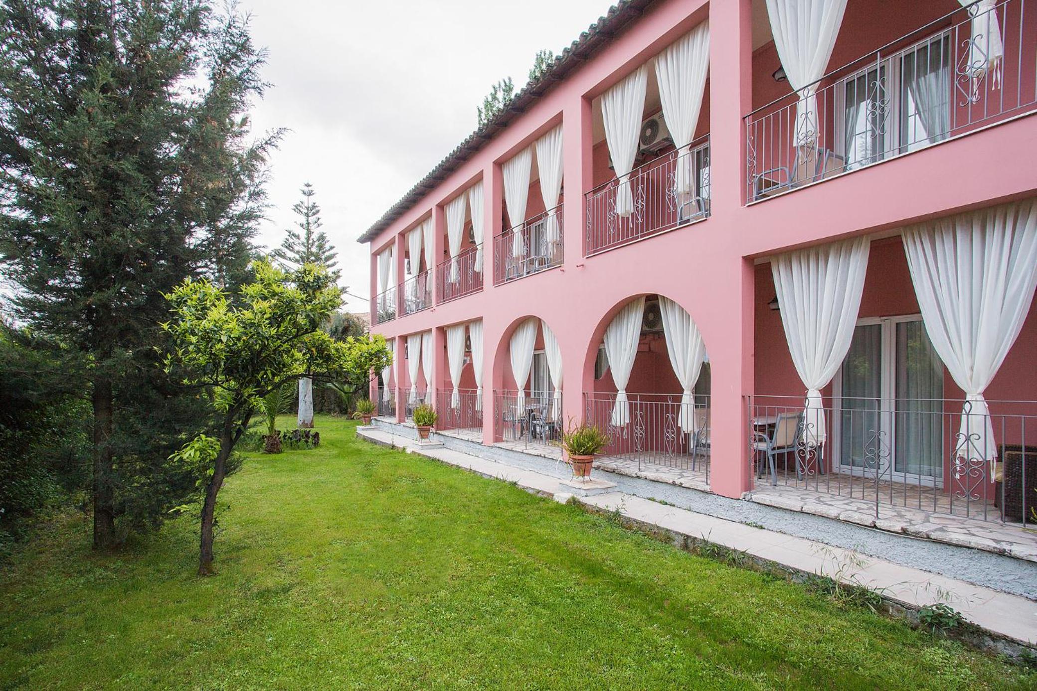 Фото отеля 2