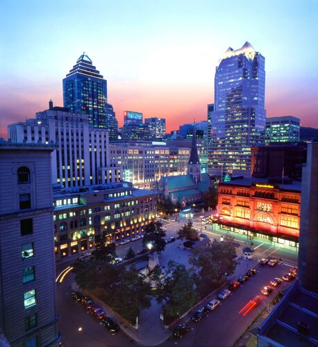 Гостиница Le Square Phillips Hotel And Suites в Монреале