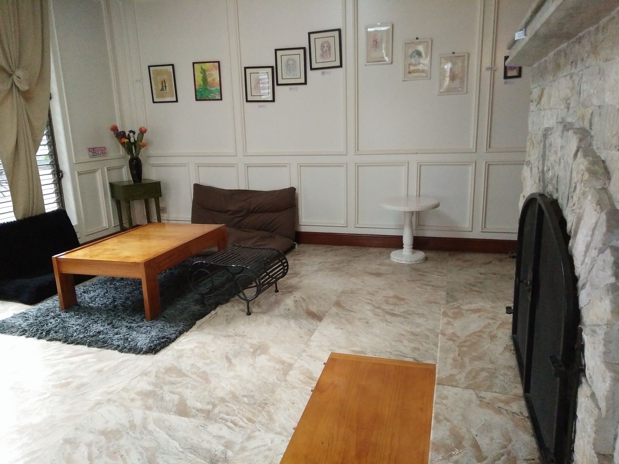 Фото Dejavu Bed and Breakfast