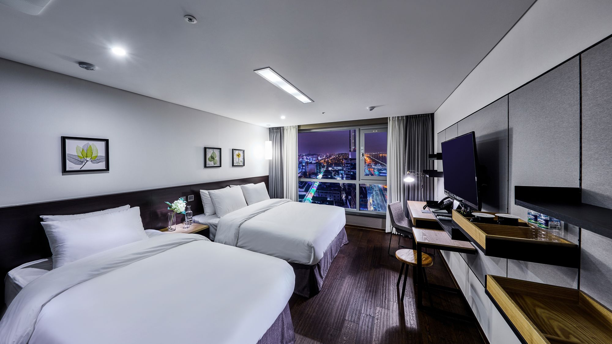 Фото Hotel Riverside