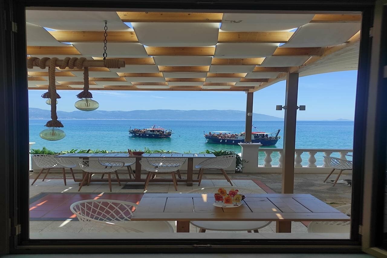 Фото Nereides Seaside Apartments