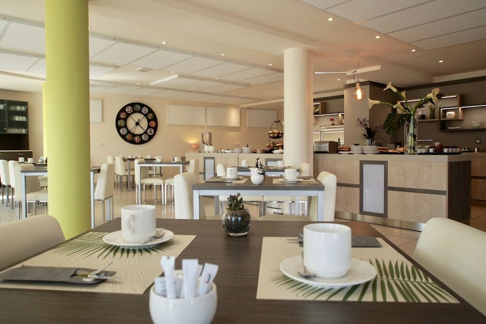 Фото Hôtel Costa Salina